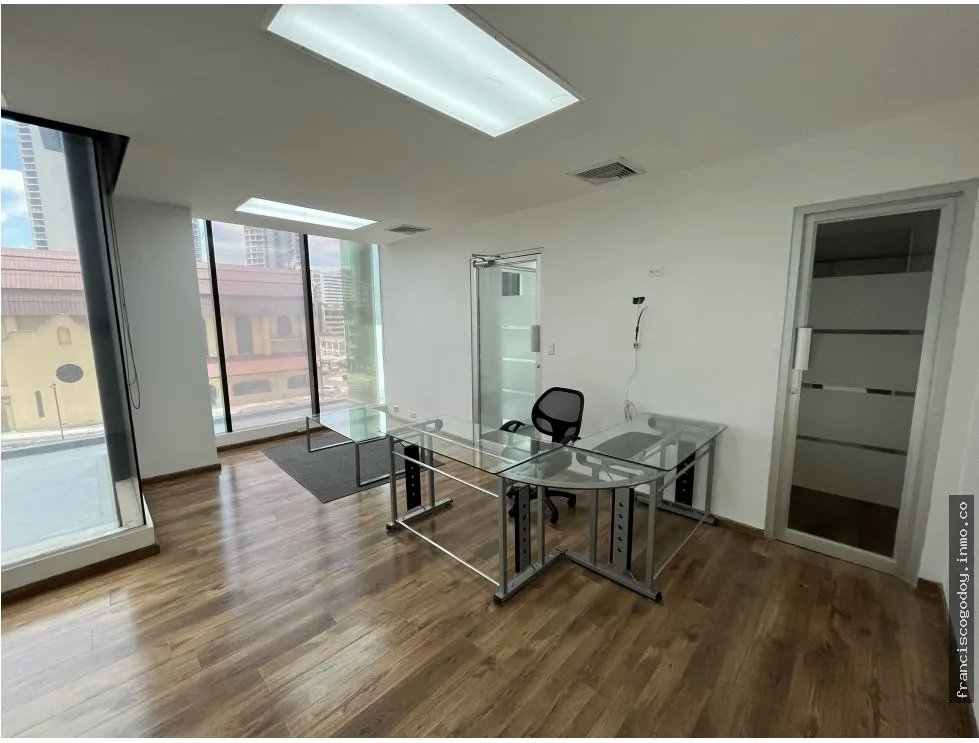 Venta de oficina en avenida samuel lewis, obarrio