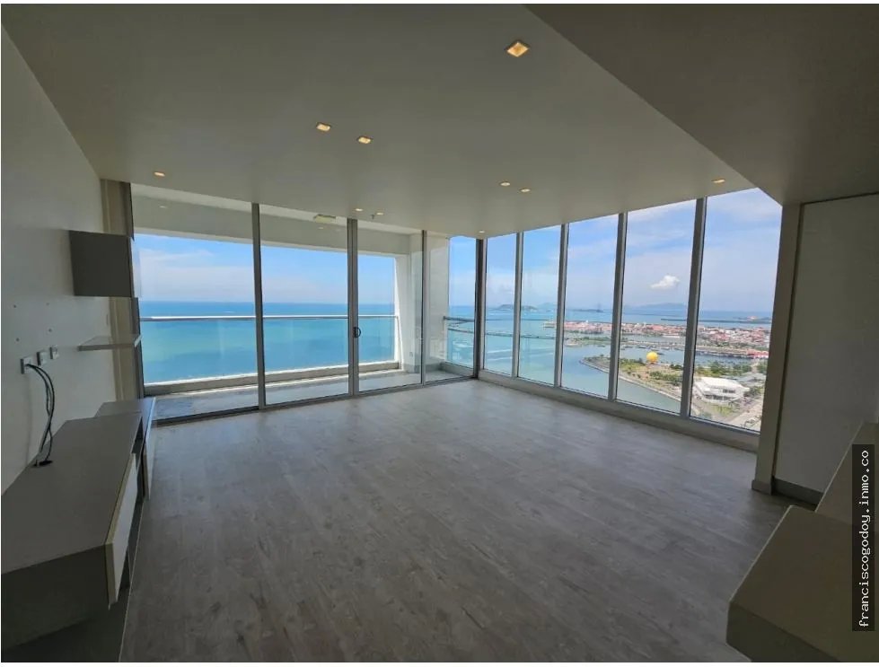 Apartamento en alquiler ph rivage tower, avenida balboa