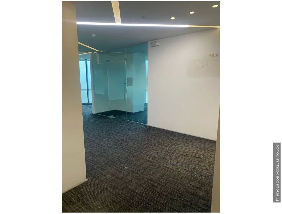 Venta de oficina ejecutiva en financial park, costa del este