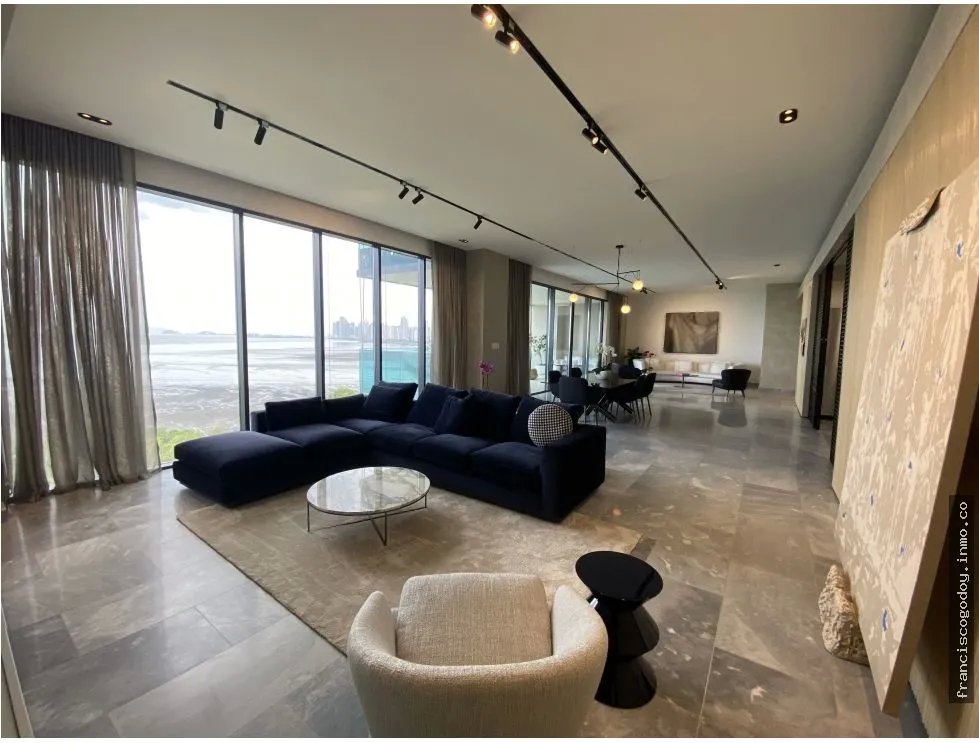 Apartamentos de lujo frente al pacífico, costa del este