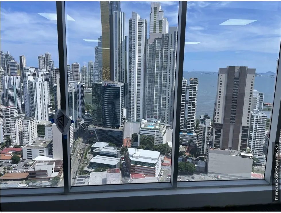 Oficinas en venta en la estratégica calle 50