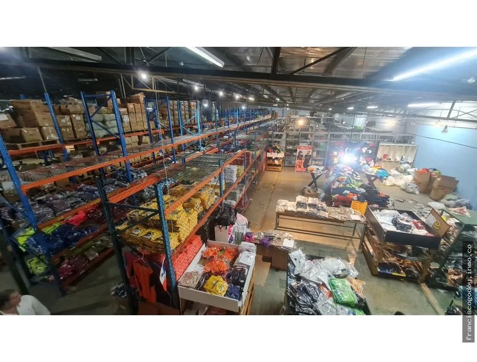 Venta de bodega en el sector de la locería