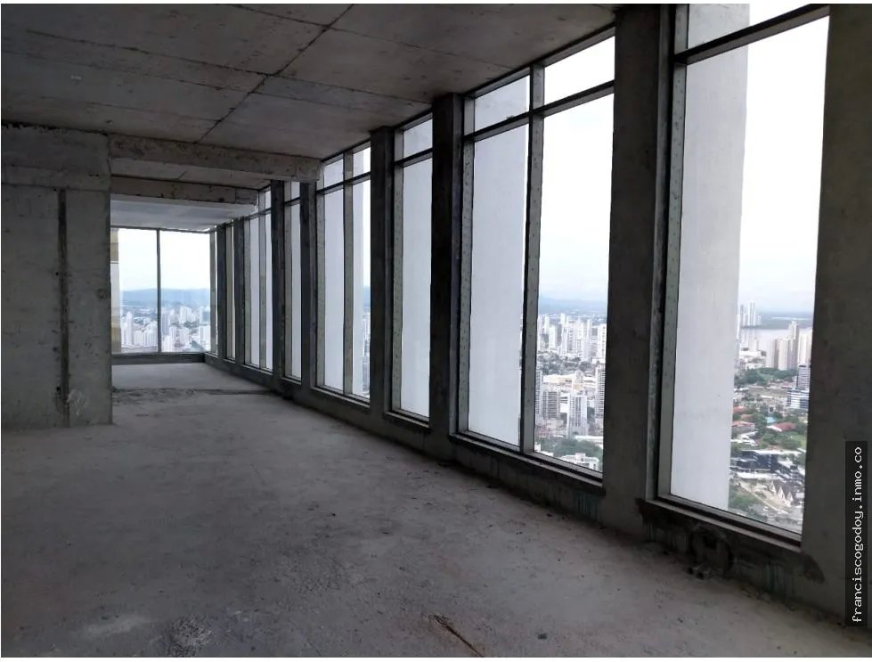 Se vende oficina torre bicsa, avenida balboa