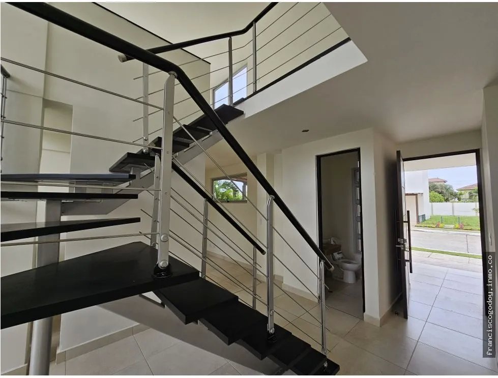 Venta de casa en villa sur, costa sur