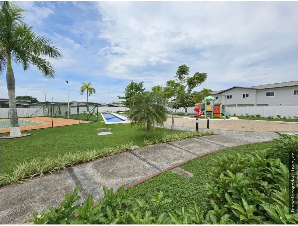 Venta de casa en villa sur, costa sur