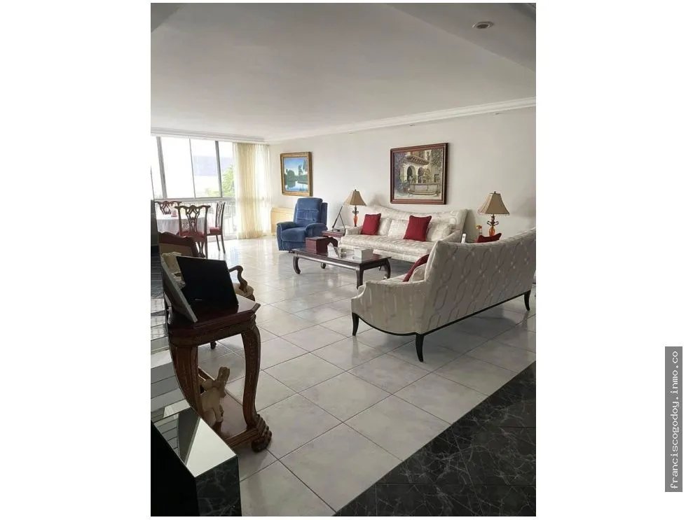 Venta de apartamento en edificio la fiesta, obarrio