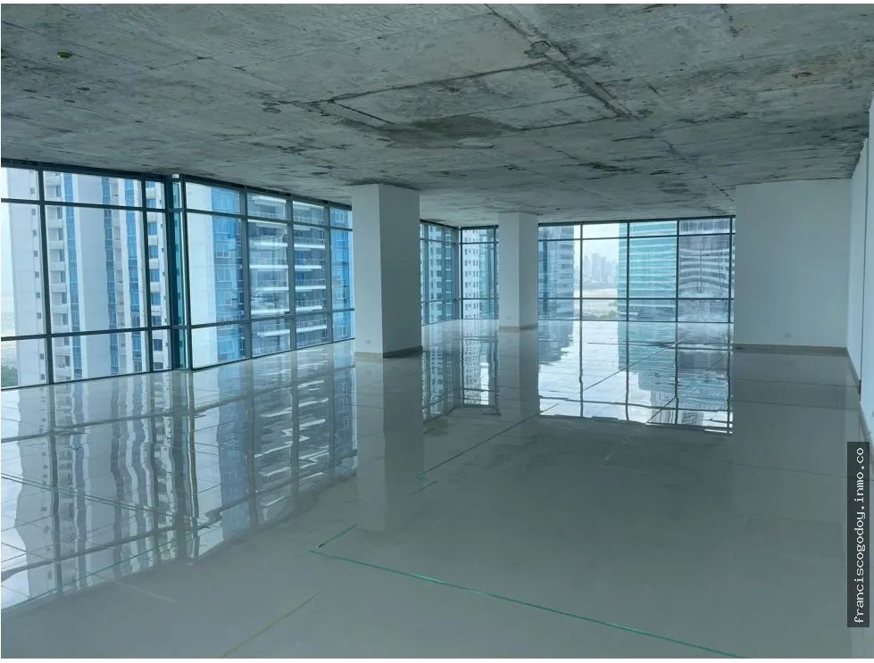 Alquiler de oficina en edificio prime time tower, costa del este.