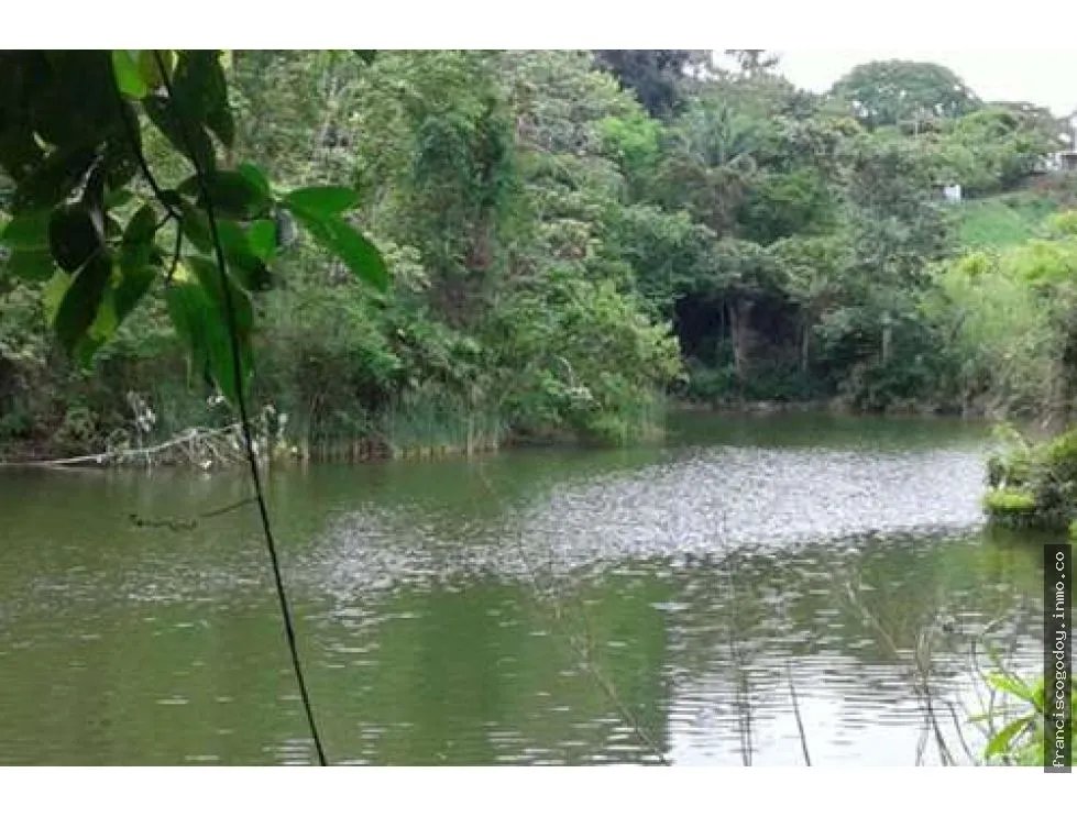 Se vende terreno en las cumbres