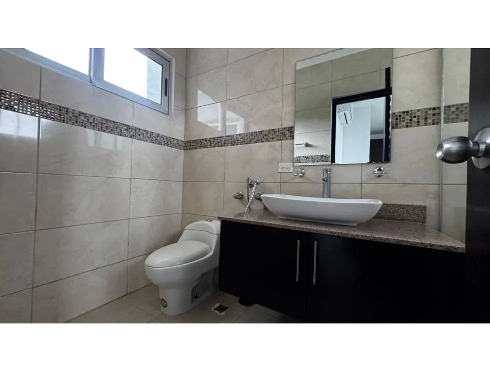 Alquiler de apartamento en ph macedonia towers, pueblo nuevo