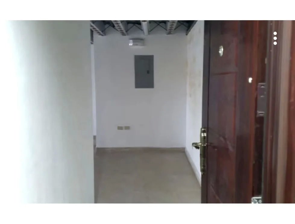 Alquiler de local en plaza decogaleri  piso 1. parque lefevre