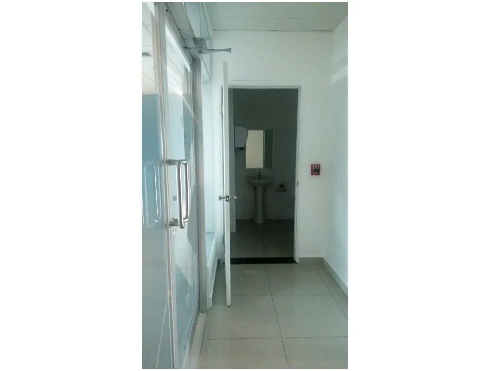 Alquiler de oficina en ph plaza real  costa del este