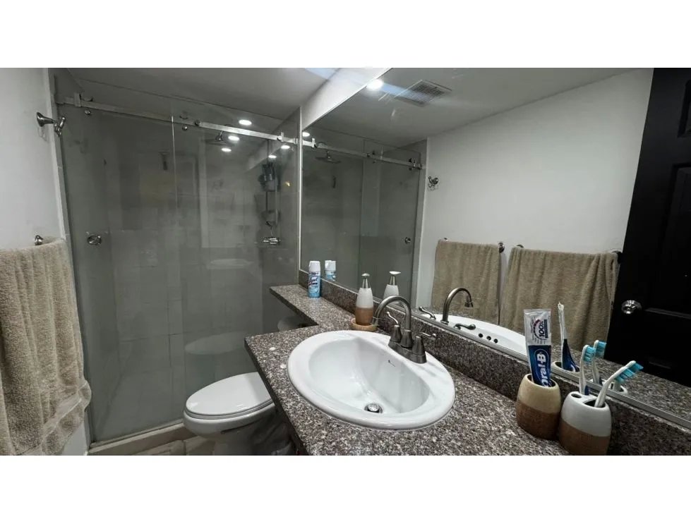 Venta de apartamento amoblado en ph los pueblos towers