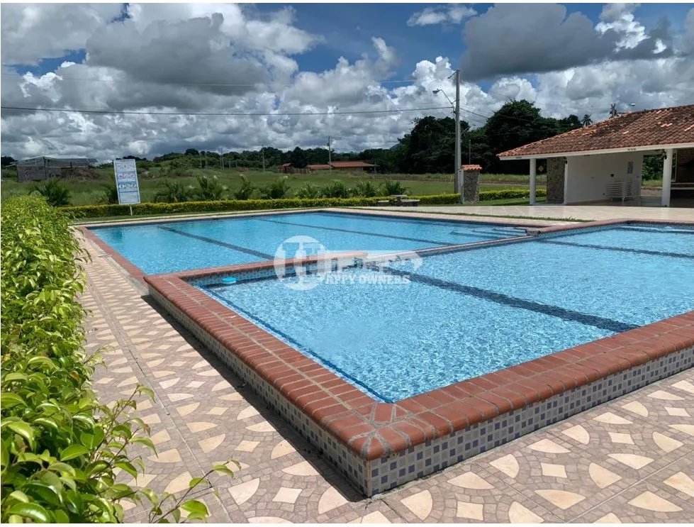 Se vende terreno en valle village, antón
