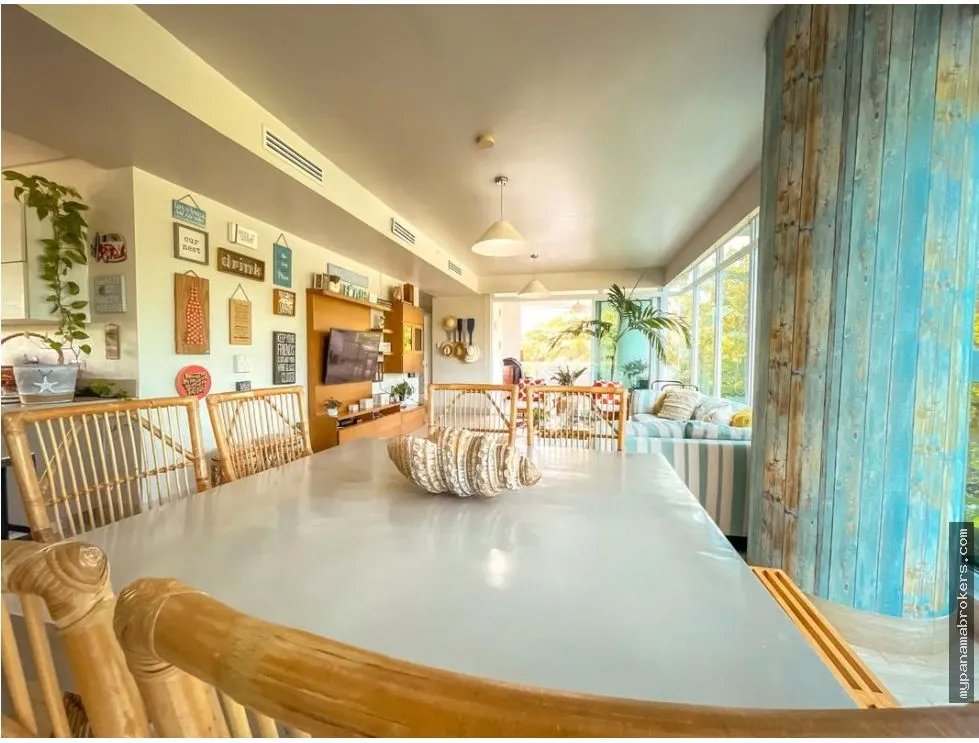 Se alquila apartamento ph solea en punta barco, san carlos