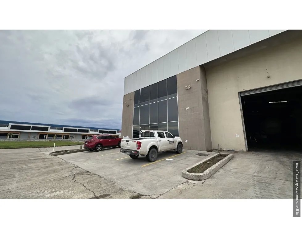 Venta y alquiler de galera en parque industrial de las américas