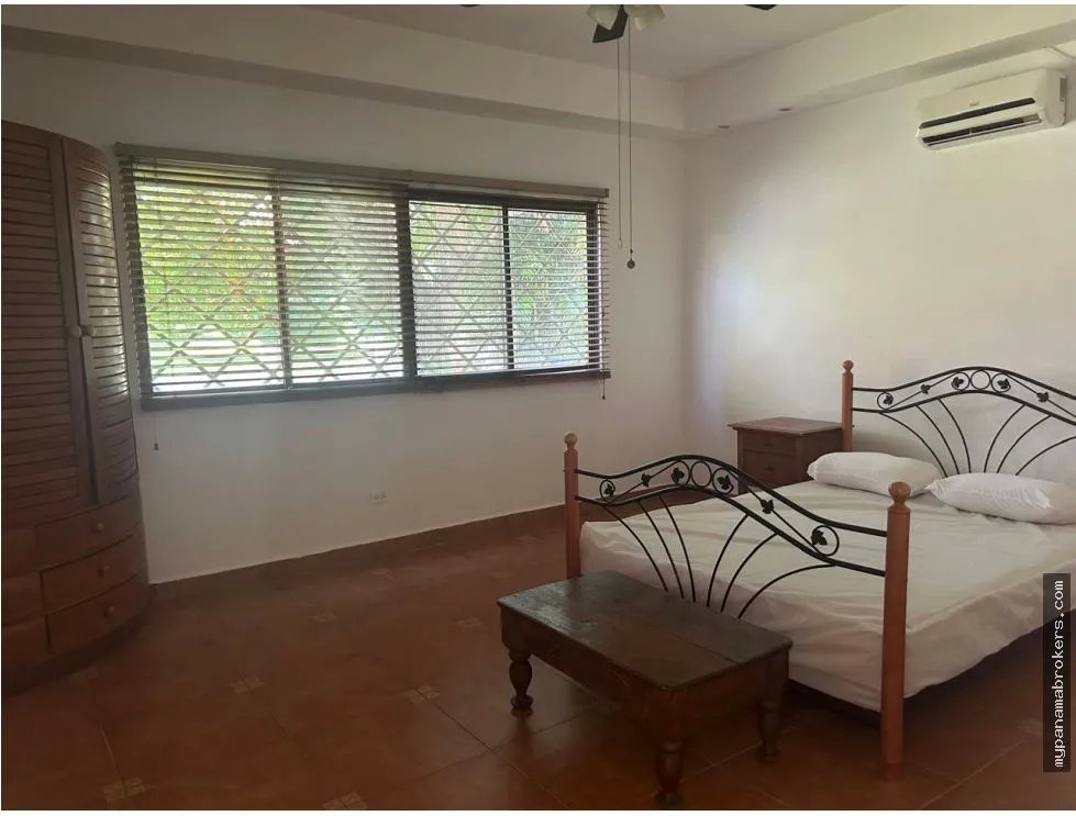 Venta de casa en el club de golf de coronado, chame