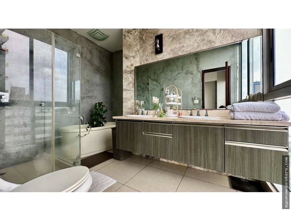 Se vende apartamento en ph rivage, avenida balboa