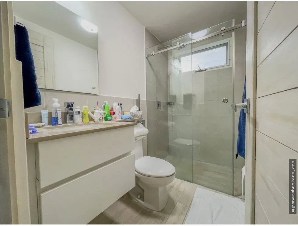 Se vende apartamento en ph playa caracol, punta chame