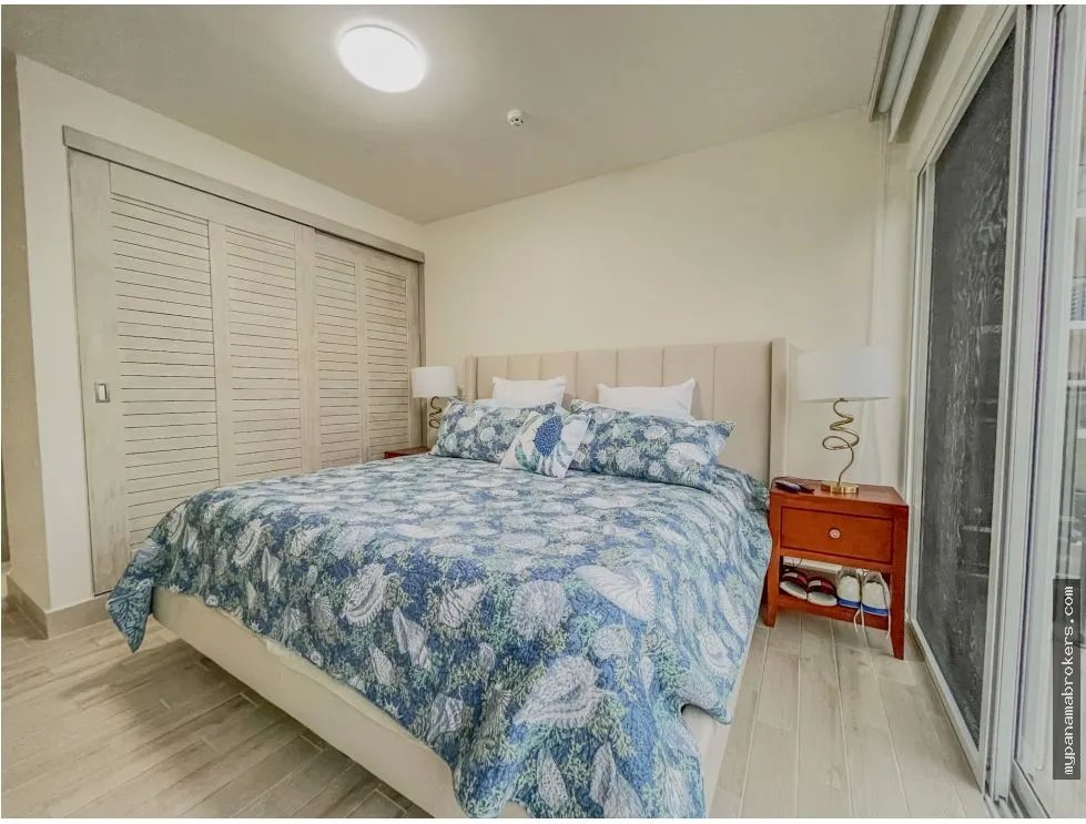 Se vende apartamento en ph playa caracol, punta chame