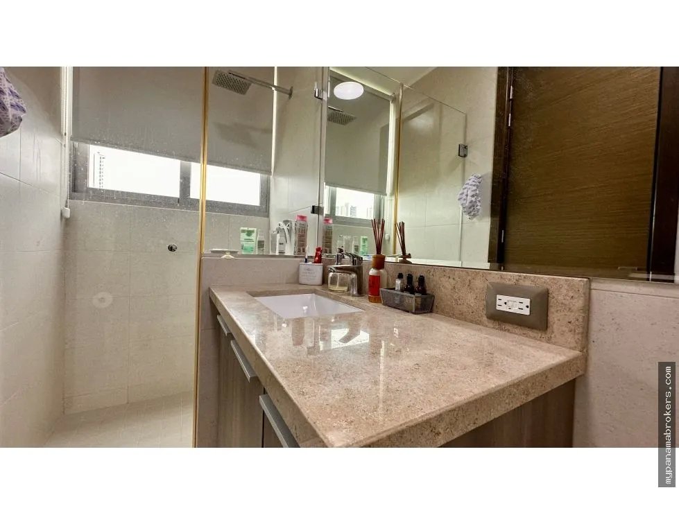 Se vende apartamento en costa del este, panamá
