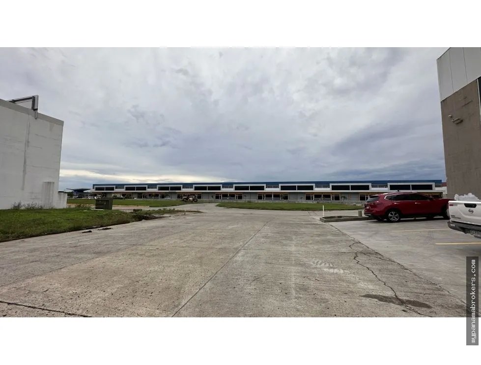 Se alquila galera en parque industrial de las américas