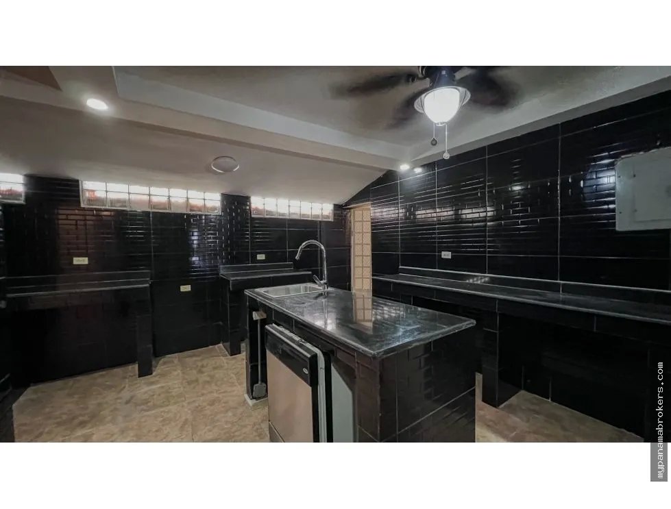 Se vende casa en villa zaita, las cumbres
