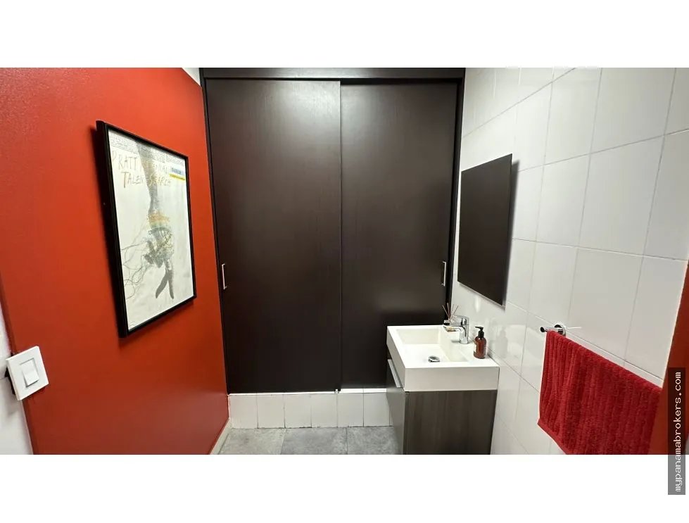 Se vende oficina en p.h. blue business center, san francisco
