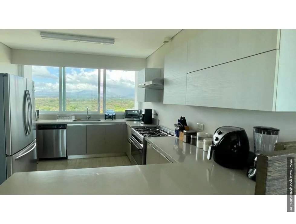 Venta de apartamento en punta barco, san carlos