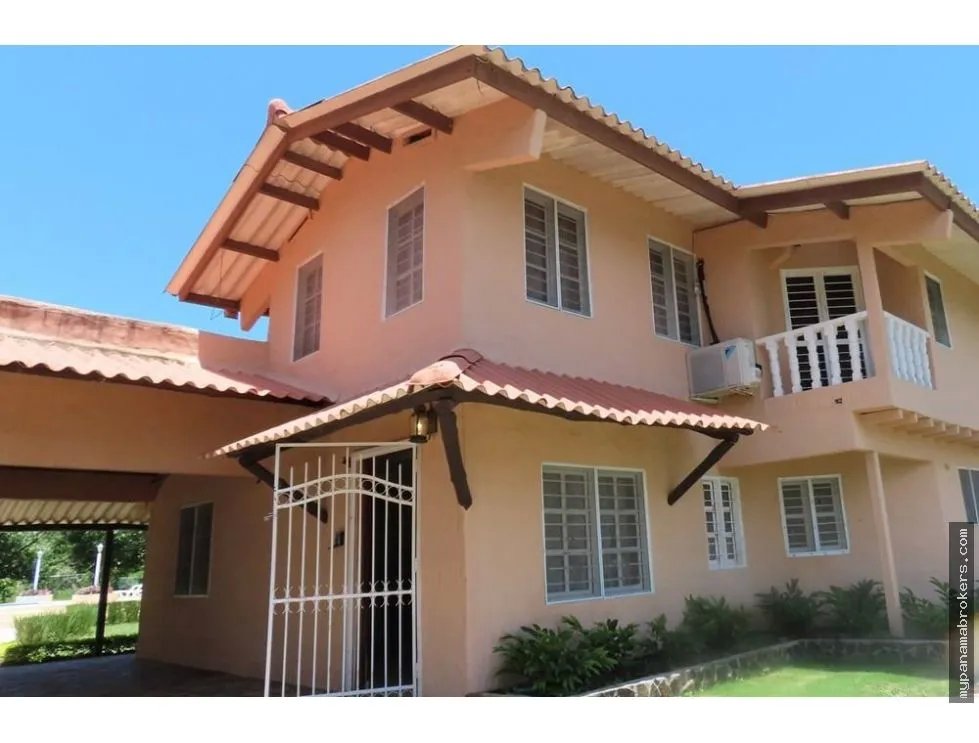 Venta de casa en playa malibú, chame