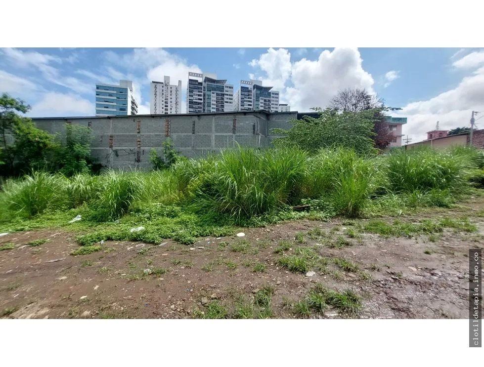 Se vende terreno para construir edificios en pueblo nuevo, panamá