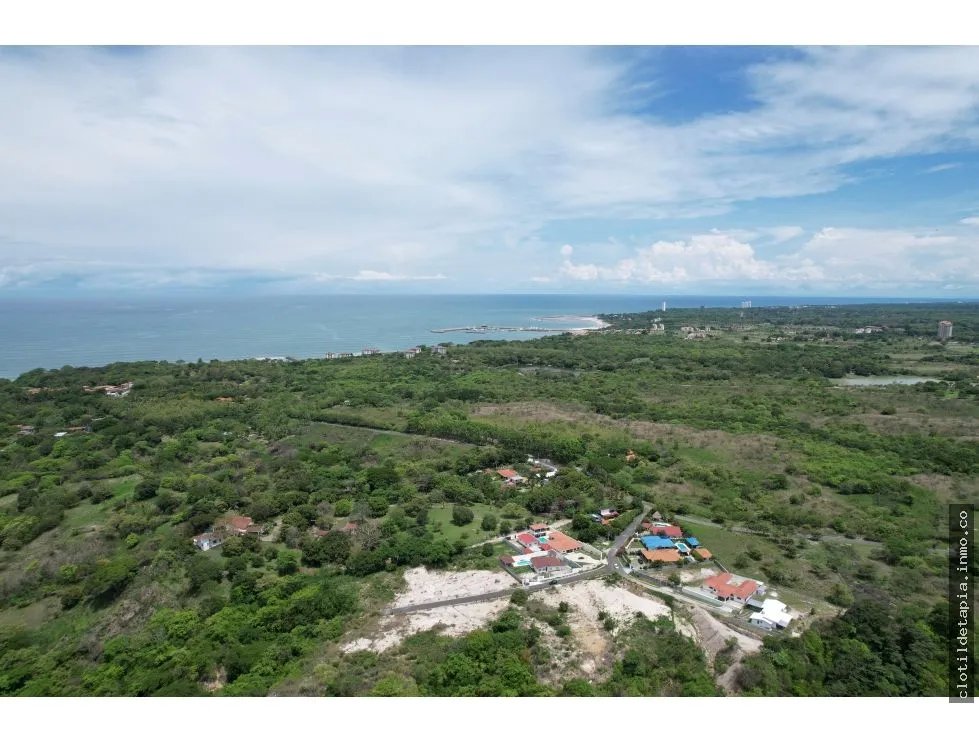 Se vende lote en costa esmeralda, san carlos