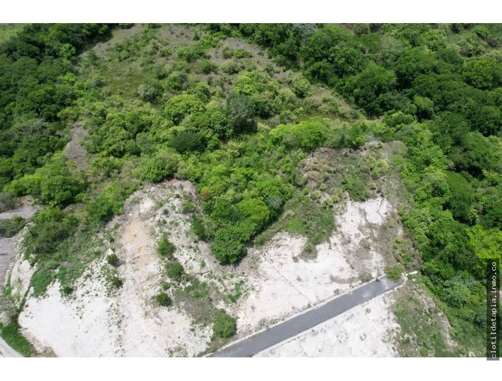 Se vende lote en costa esmeralda, san carlos
