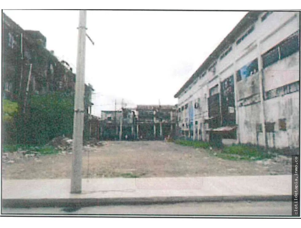 Se vende terreno en colón