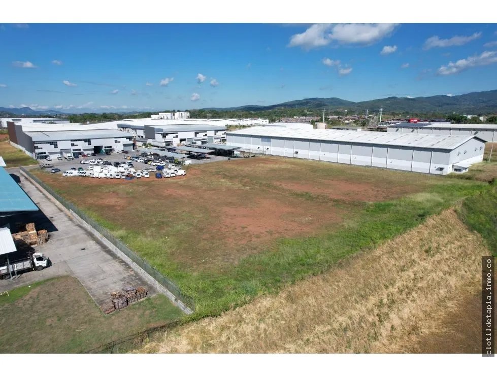 Se vende terreno en tocumen commercial park