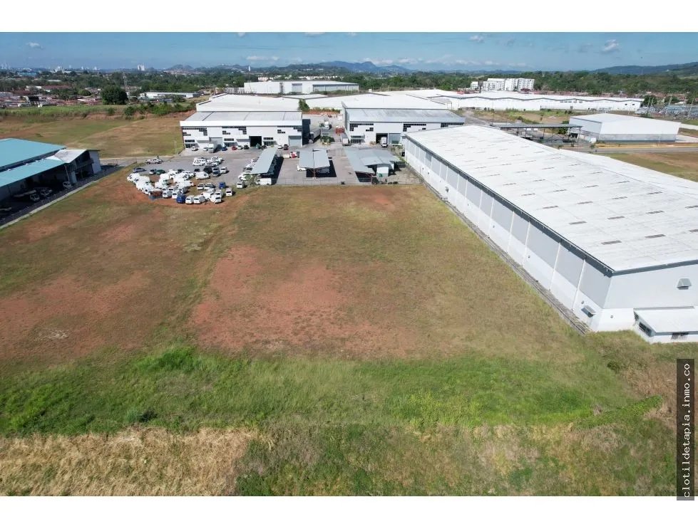 Se vende terreno en tocumen commercial park