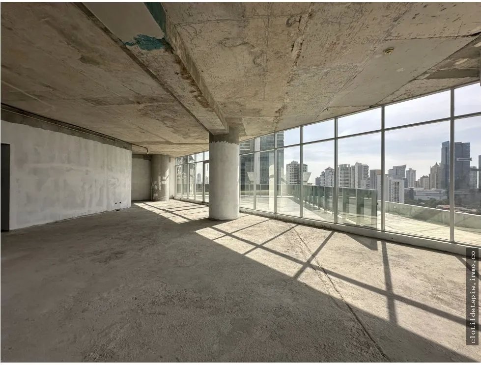 Se vende oficina en calle 50, bella vista