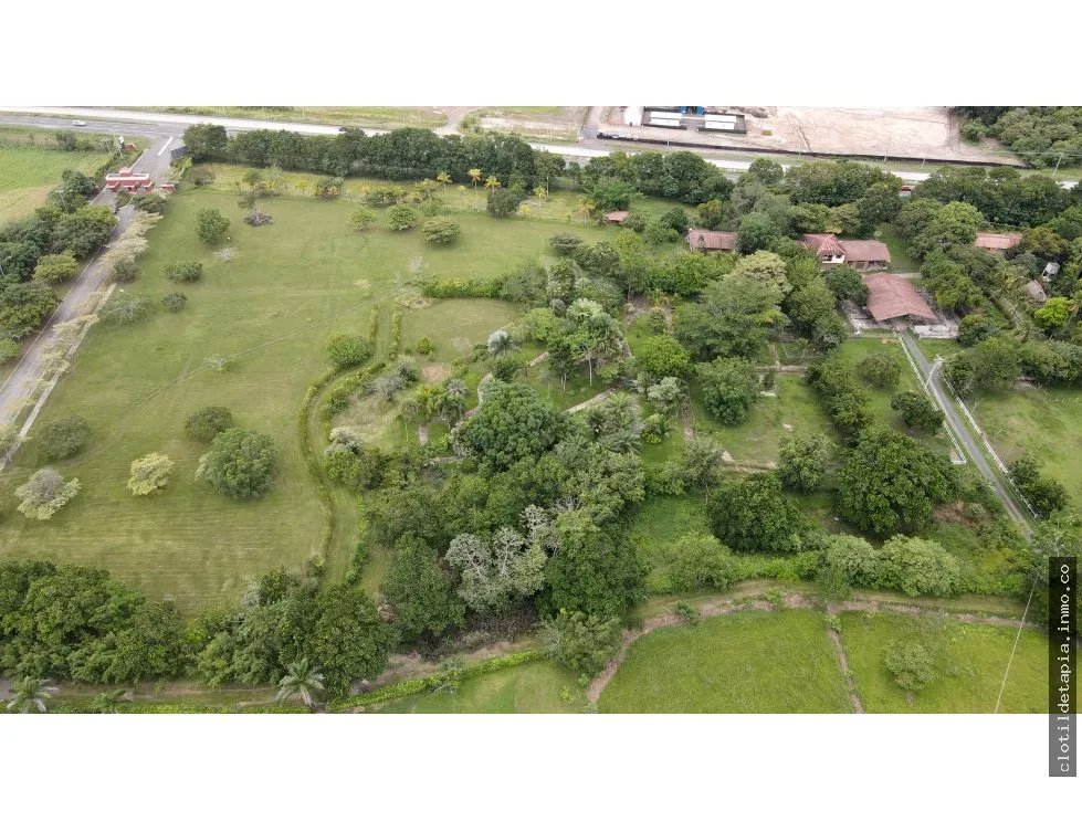 Se venden residencias en hato viejo, antón