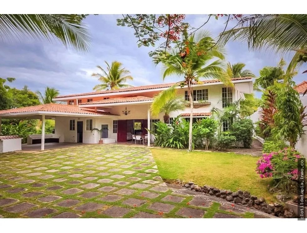 Se vende casa en ph el cortijo, costa esmeralda, san carlos