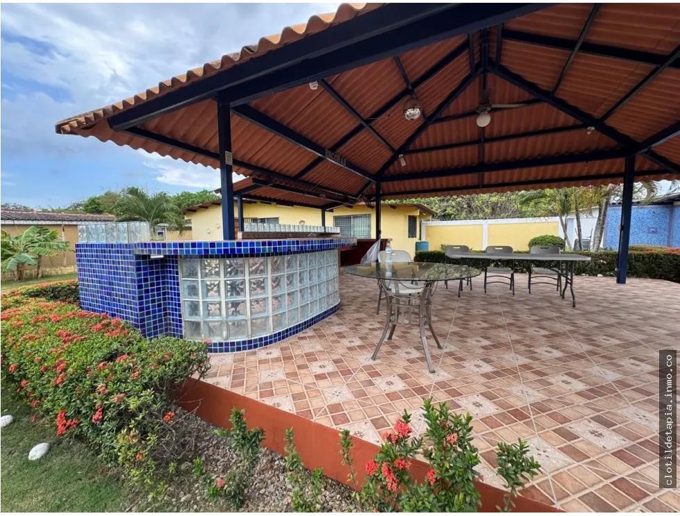 Se vende casa de playa en nueva gorgona, chame