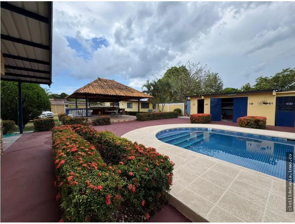 Se vende casa de playa en nueva gorgona, chame