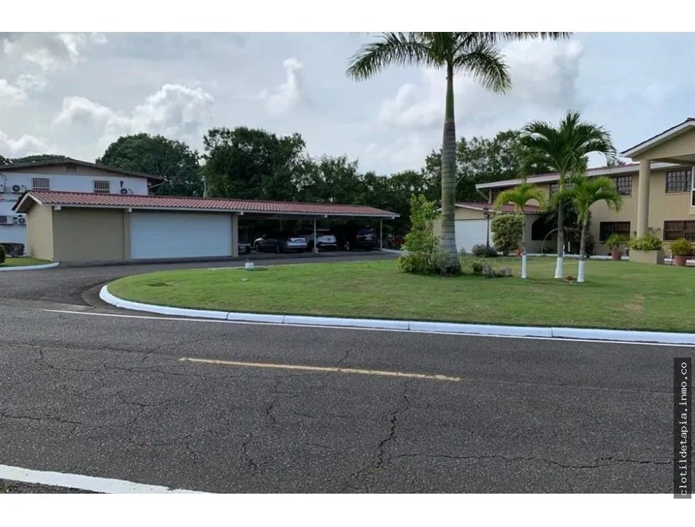 Se vende casa para inversión en clayton, albrook