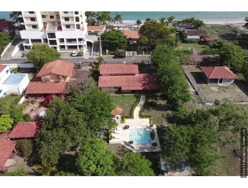 Casa con vista al mar, playa malibú, nueva gorgona