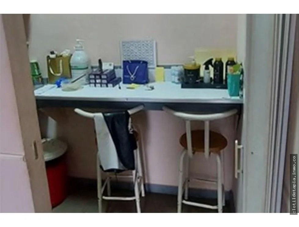 Se vende salón de belleza, condado del rey
