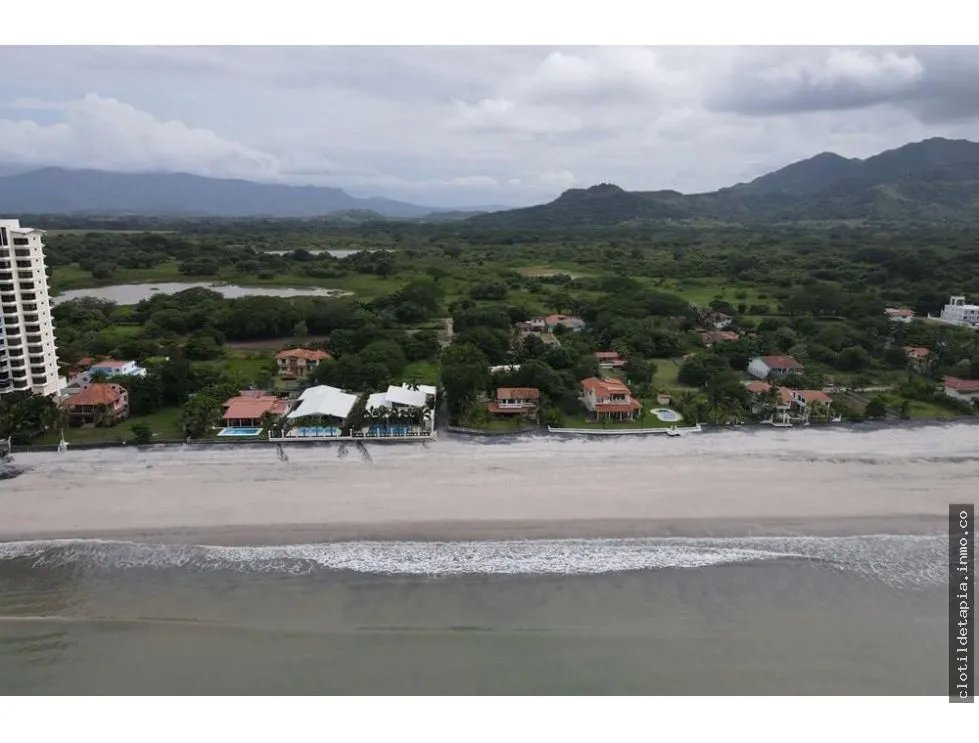 Se vende terreno frente al mar en playa malibú, nueva gorgona