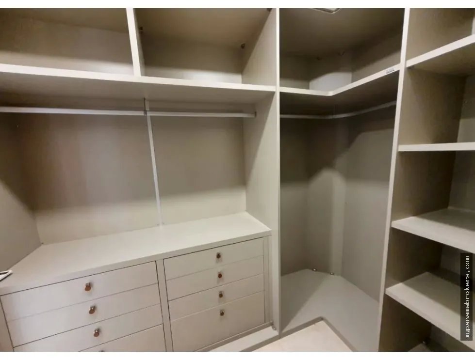 Venta de apartamento con línea blanca en santa maría, panamá