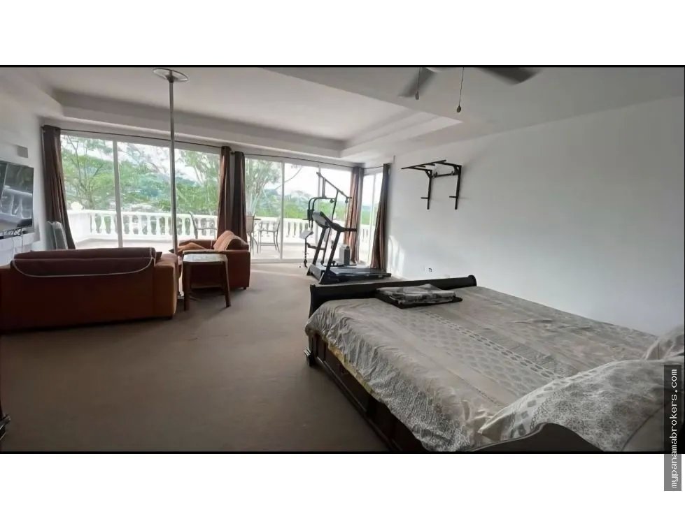 Venta de casa vacía en altos de panamá en ancón