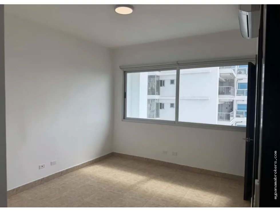 Venta o alquiler de apartamento con línea blanca en costa del este