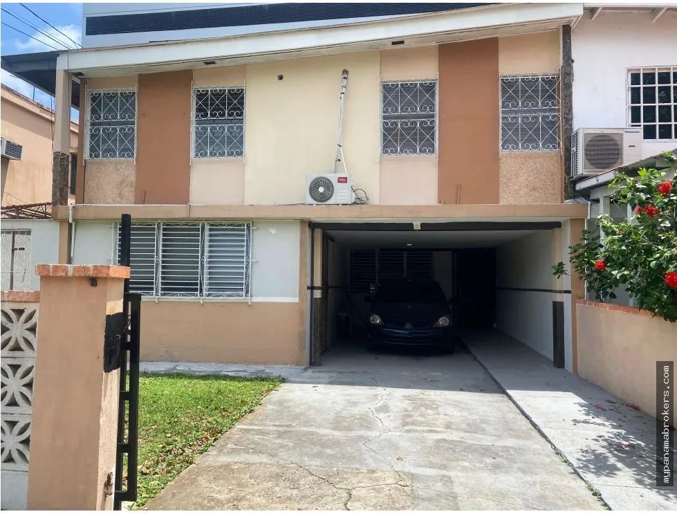 Venta de casa vacia de dos plantas en los angeles, bethania, panama