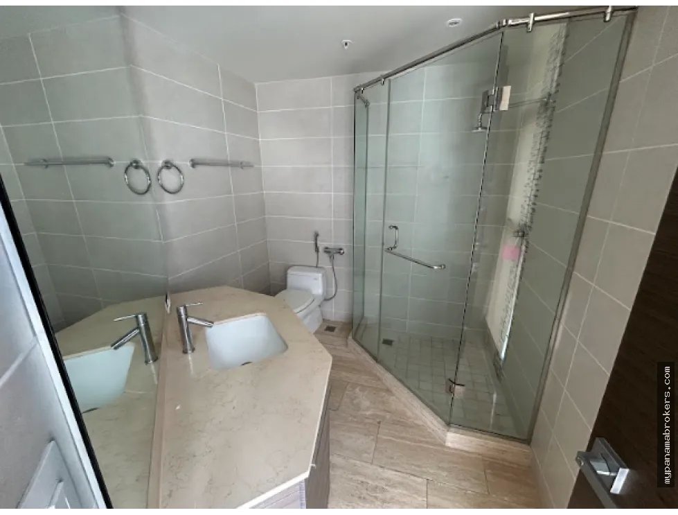 Alquiler de apartamento amoblado en ph the regent, costa del este