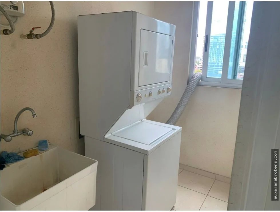 Venta de apartamento amoblado en ph vista del mar, av. balboa